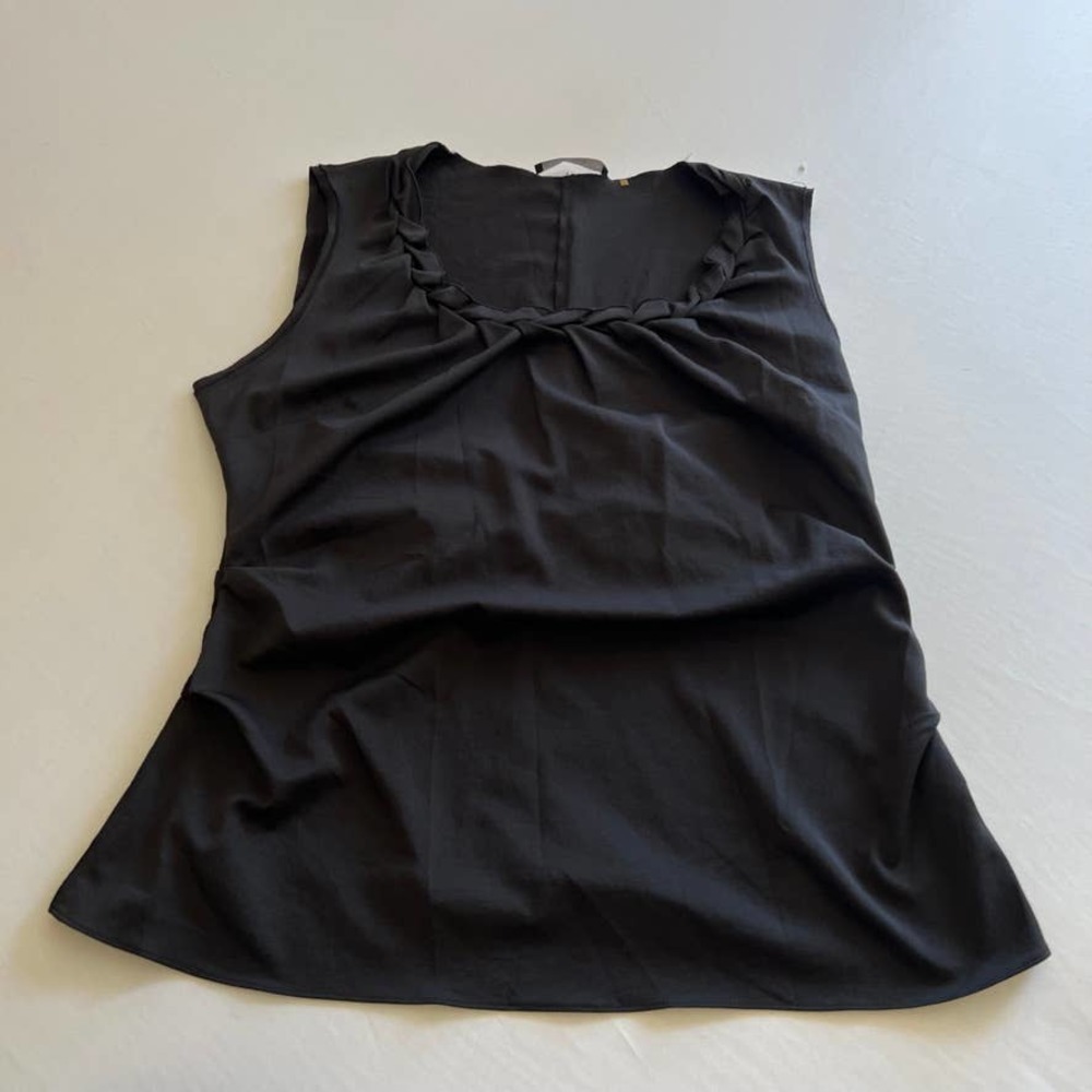 TAHARI black sleeveless gathered neck blouse L